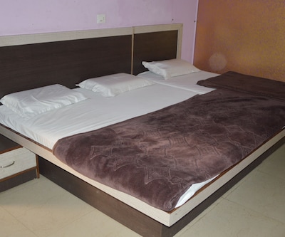 Hotel New India Pride